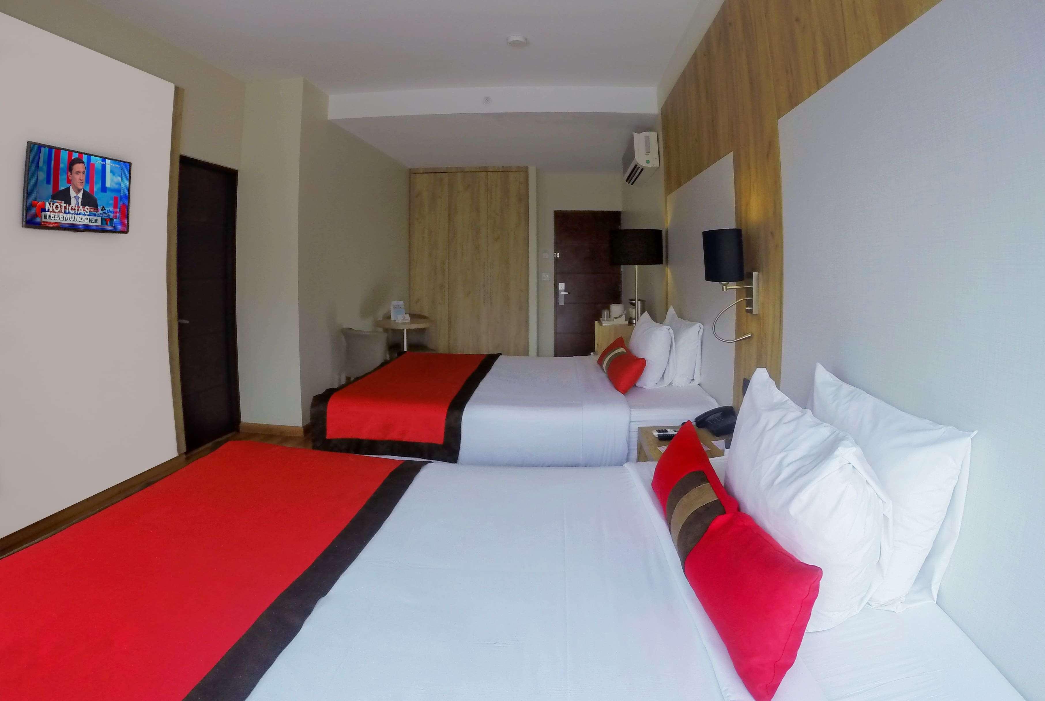 Ramada By Wyndham Via Argentina Hotel 4*