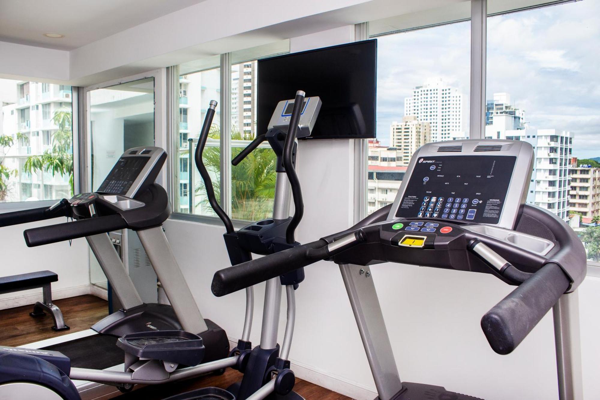 Hotel Ramada By Wyndham Via Argentina