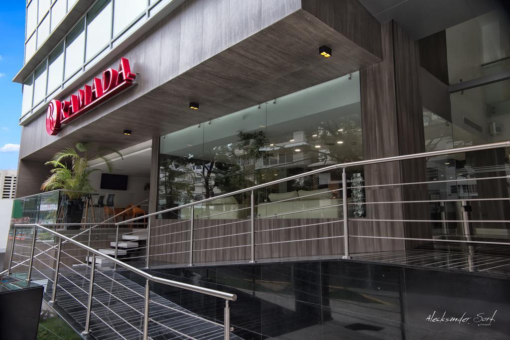 Ramada By Wyndham Via Argentina Hotel 4*