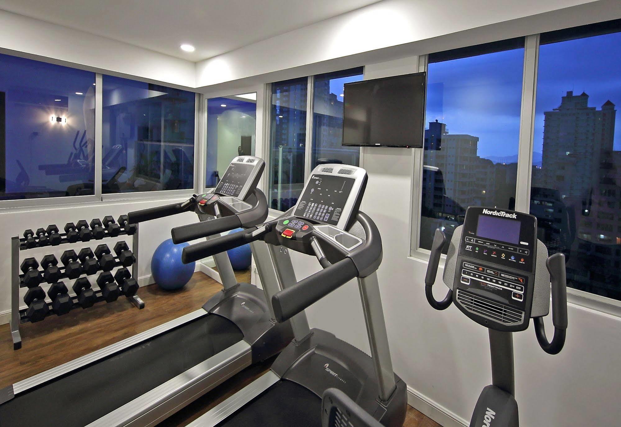Ramada By Wyndham Via Argentina Hotel 4*