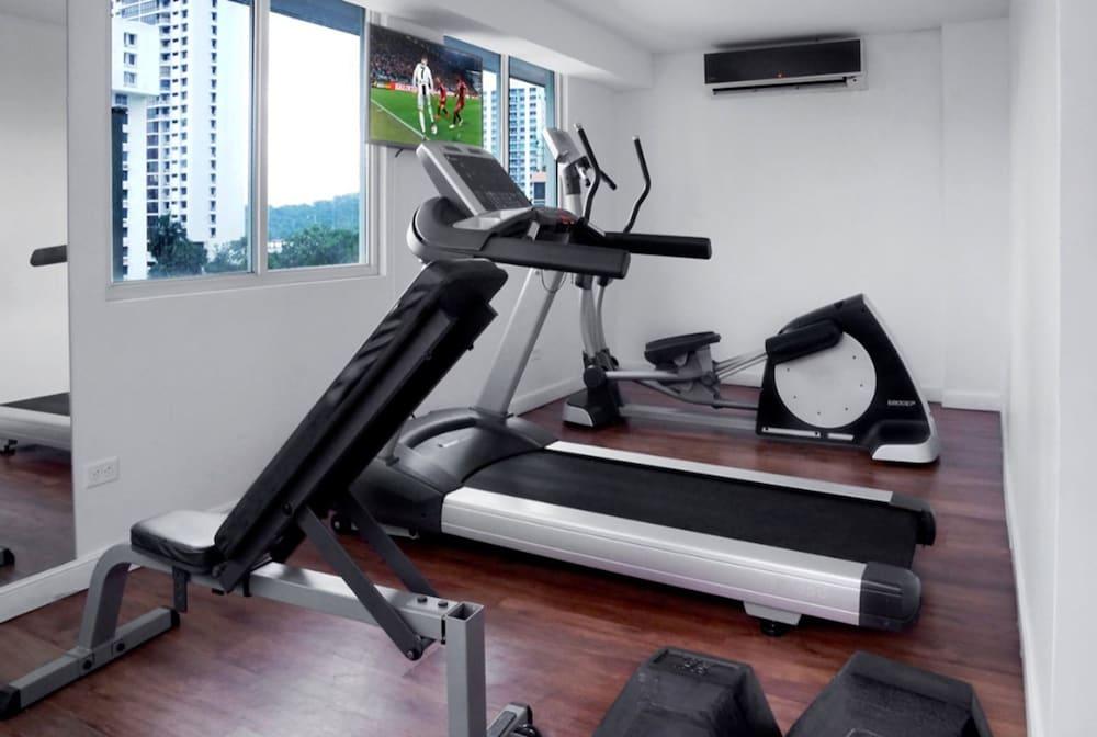 Hotel Ramada By Wyndham Via Argentina 4*