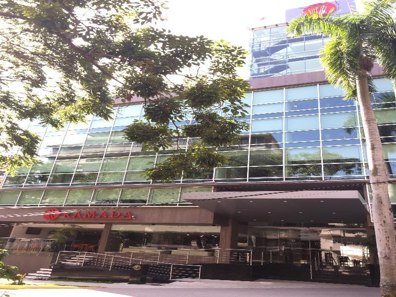 Ramada By Wyndham Via Argentina Hotel