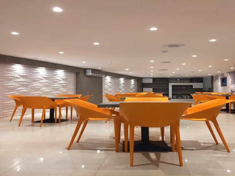 Ramada By Wyndham Via Argentina 4*