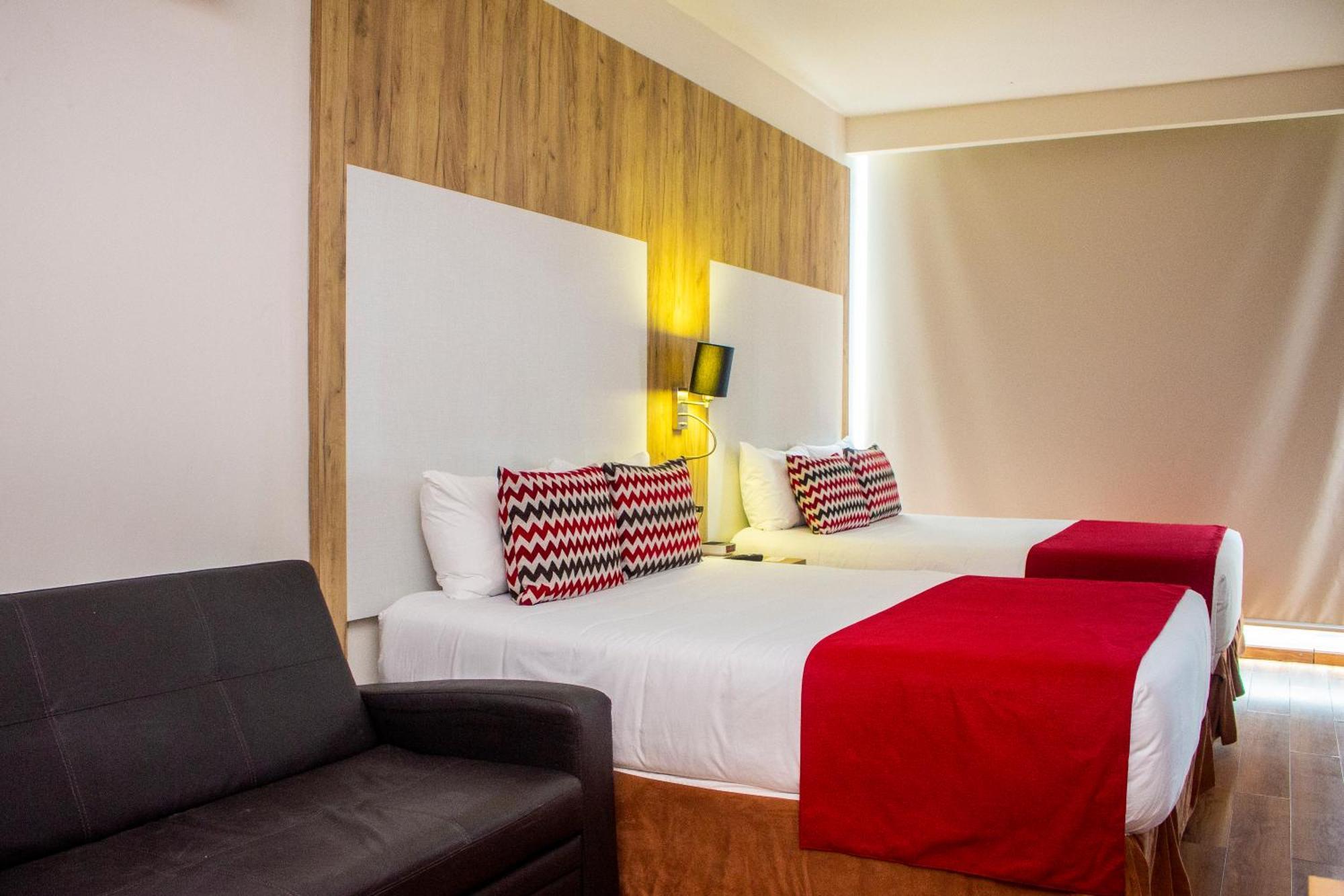 Ramada By Wyndham Via Argentina