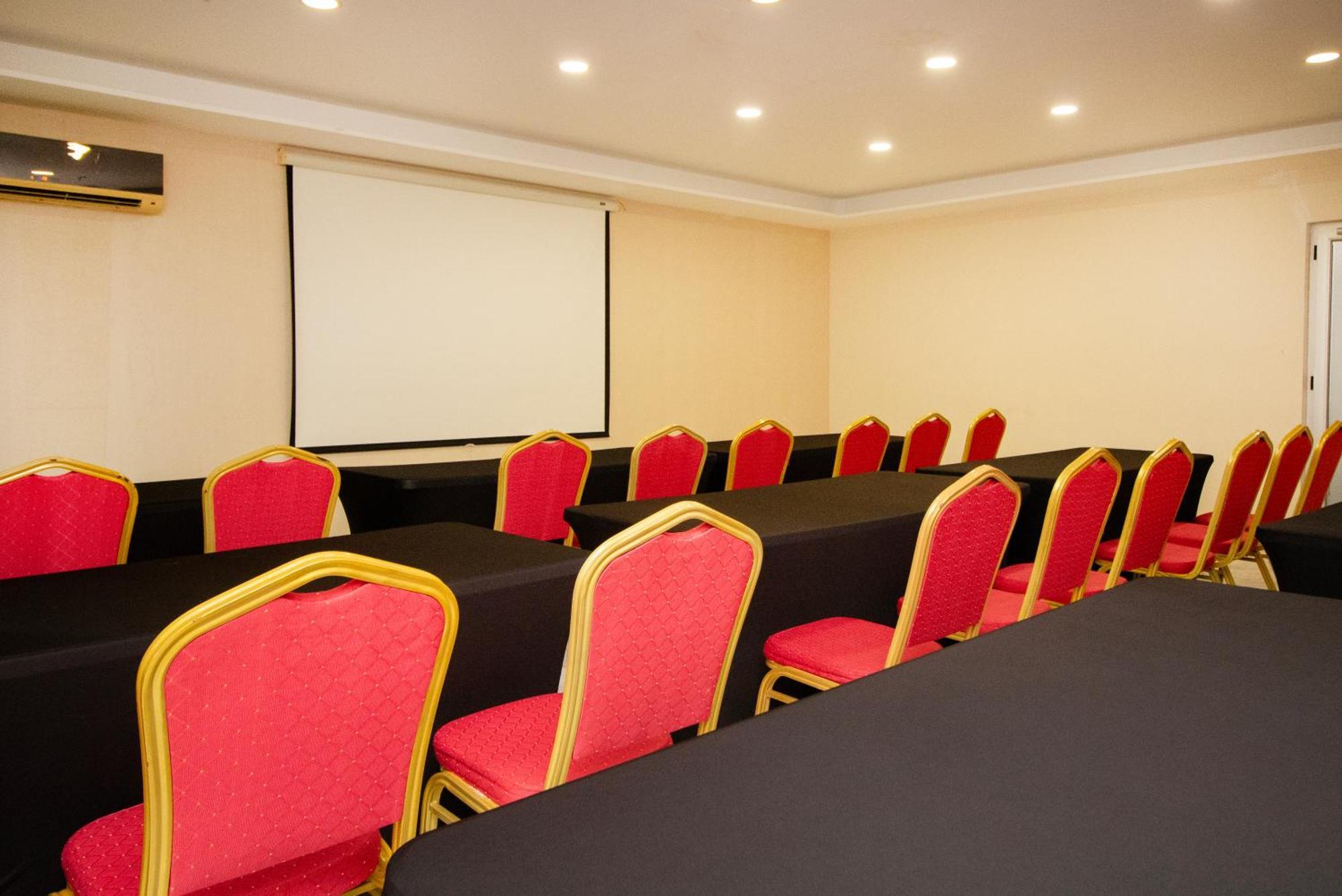 Ramada By Wyndham Via Argentina Hotel Ciudad de Panamá