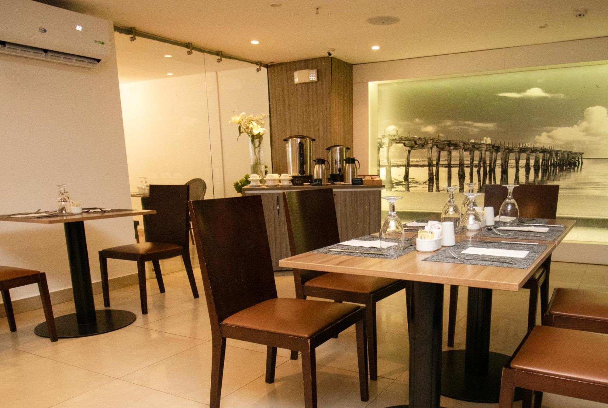 Ramada By Wyndham Via Argentina Ciudad de Panamá