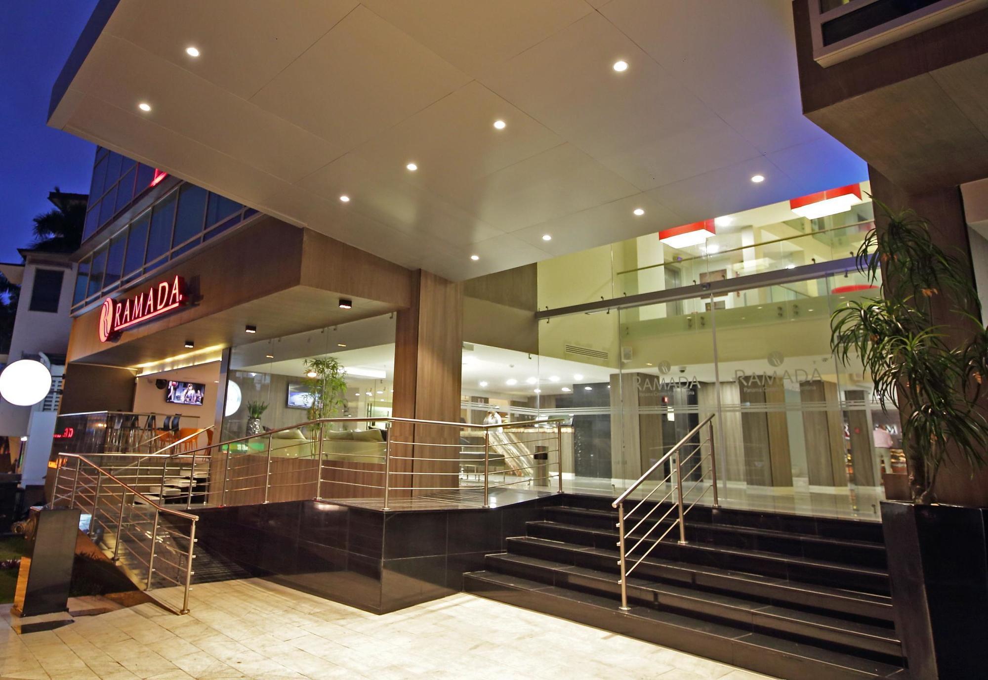 Ramada By Wyndham Via Argentina 4*